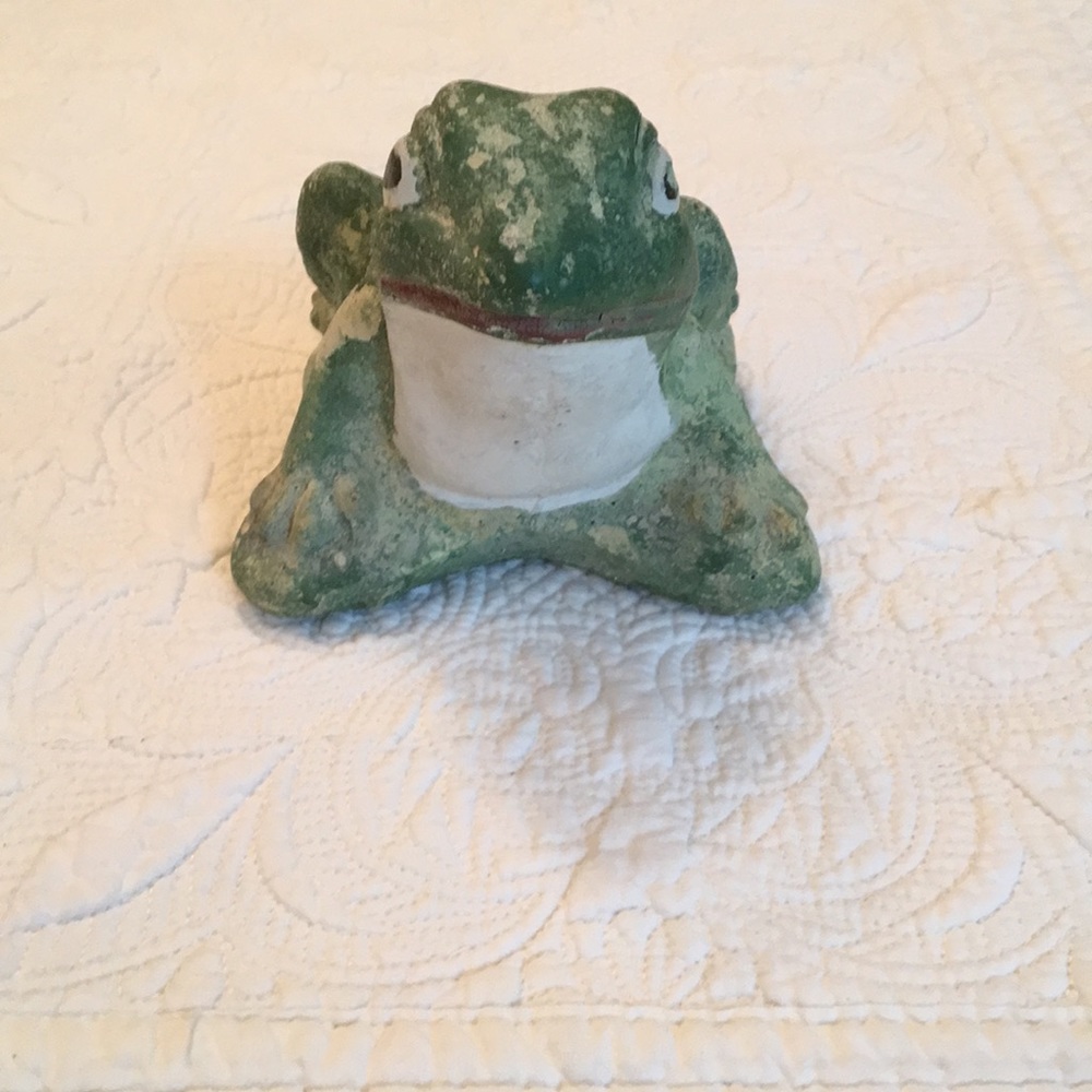 Vintage painted cement frog - Picture 3 of 5